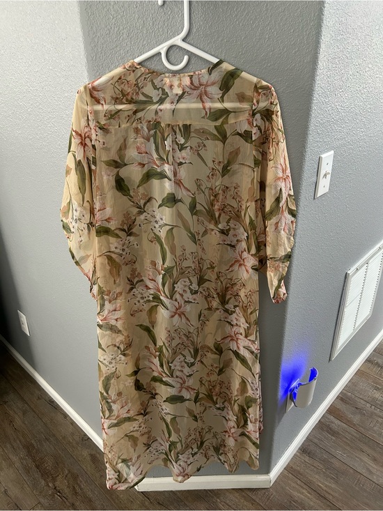 Band of Gypsies Tops - Band of Gypsies Sheer Floral Kimono in Beige with Pink and Green